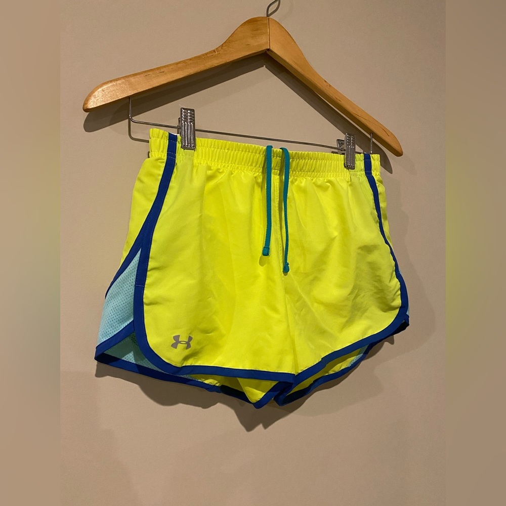 UNDER ARMOUR SHORTS HEAT GEAR- SMALL